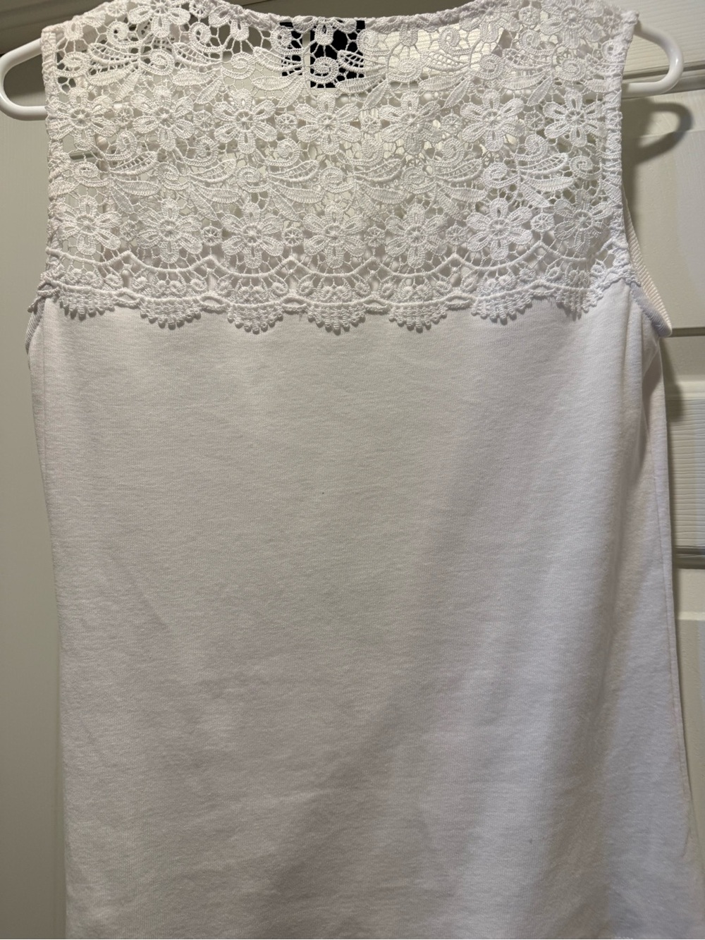 Rafaella White Lace Yoke Sleeveless Camisole